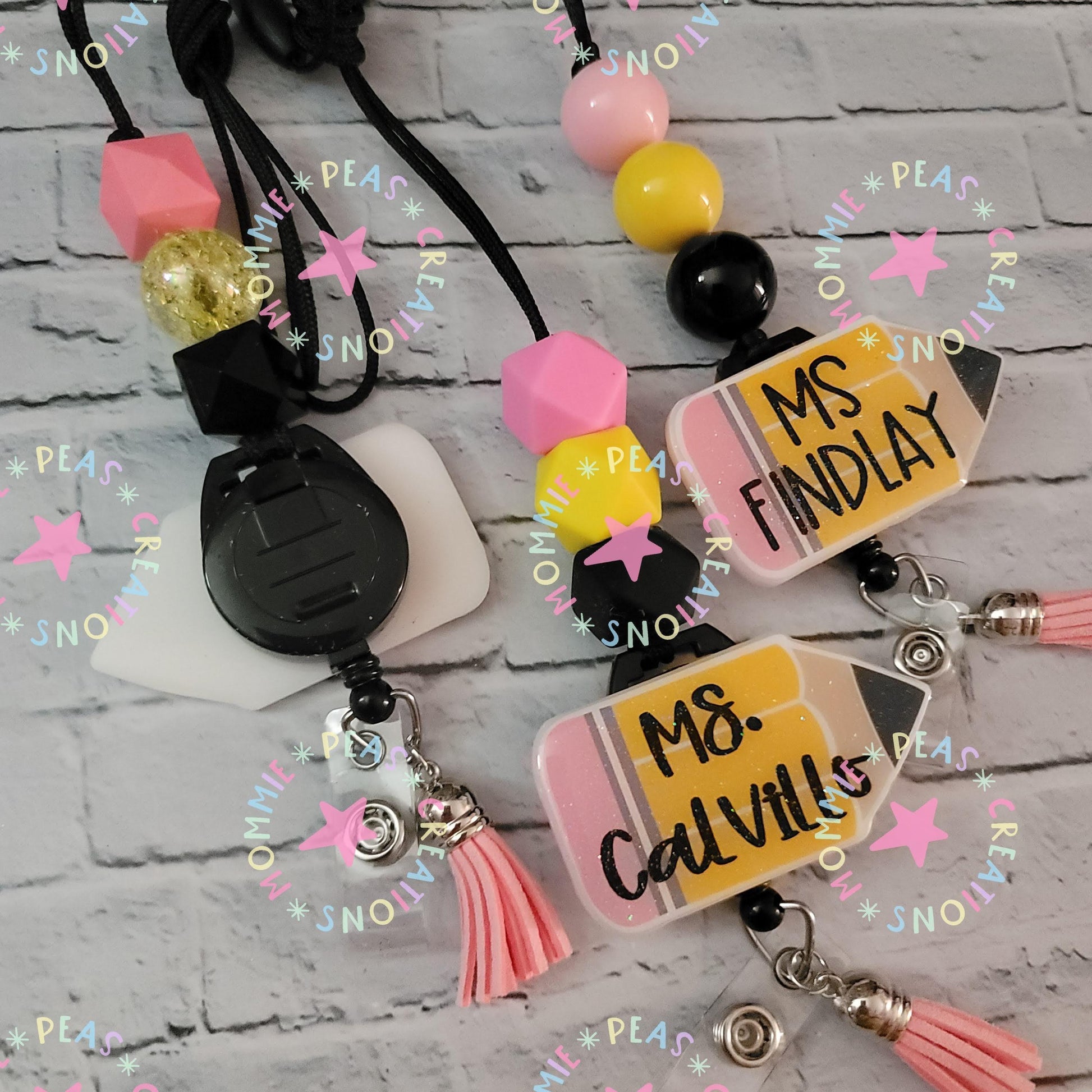 Personalized Teacher Lanyard - Glitter Acrylic Pencil Lanyard for Educators - Custom Beaded ID Holder - Teacher Appreciation Gift Idea - Mommie Peas Creations