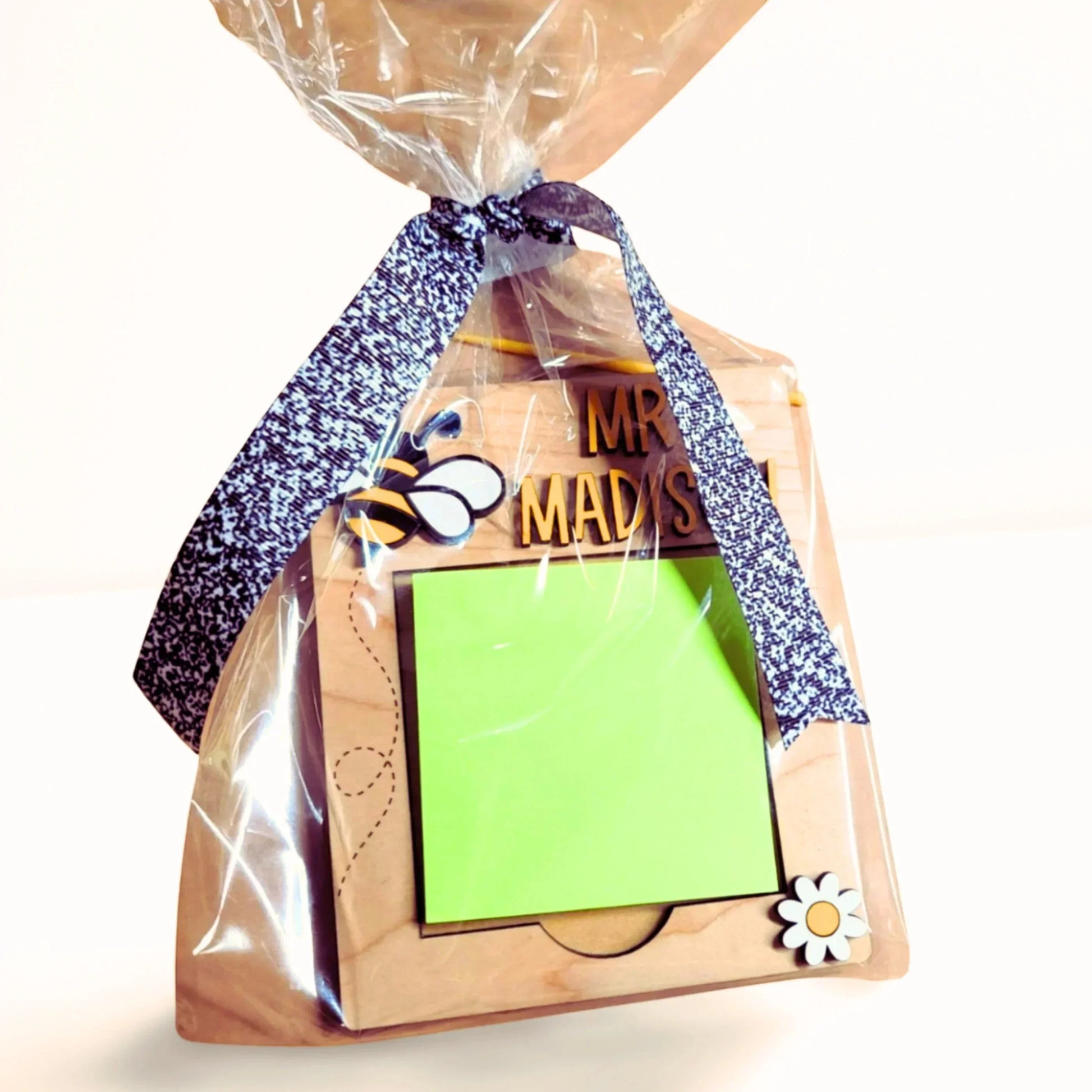 Mommie Peas Creations personalized wood bee notepad holder with green sticky notes and "MR MADISON" 3D text.